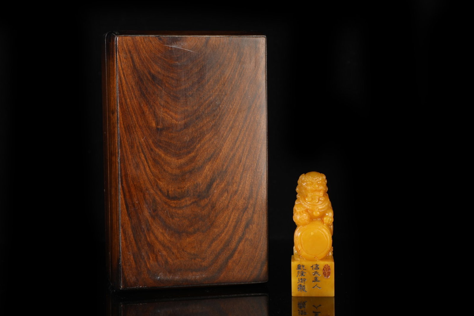 An Exquisite Tianhuang Stone Lion Pattern Seal: An Exquisite Tianhuang Stone Lion Pattern Seal,Qing Dynasty,China,with Mark,Size:3.7inx1.4in,Weight:178g 田黄石狮子纹印章,中国清ߣ