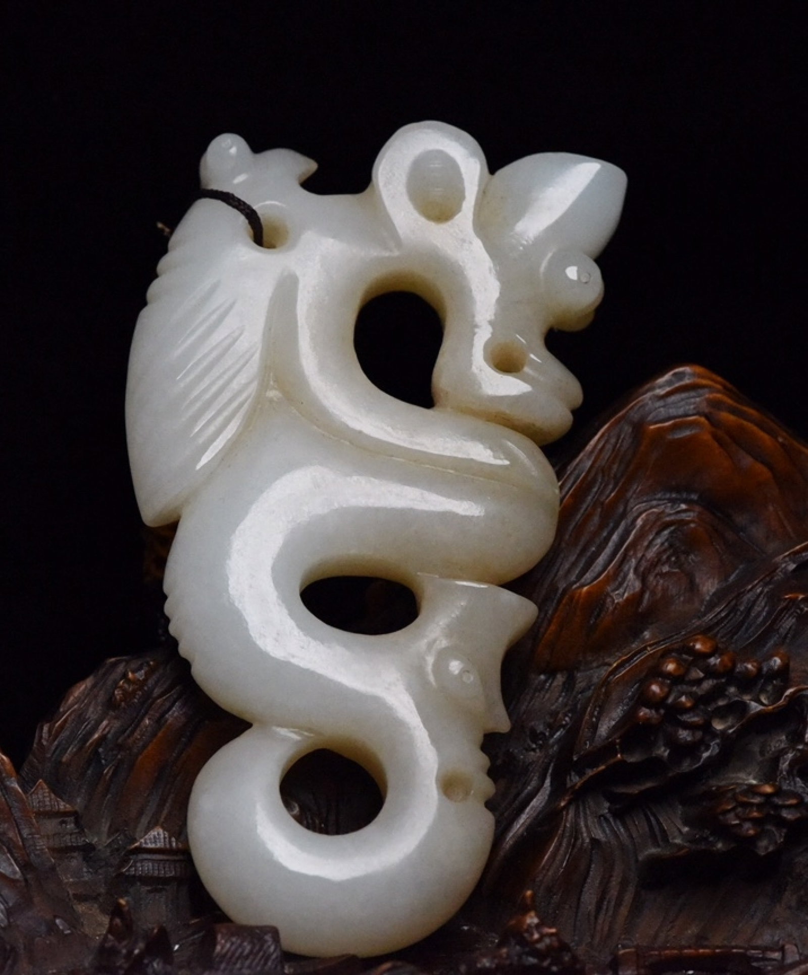 An Exquisite White Jade Pig and Dragon Pendant: An Exquisite White Jade Pig and Dragon Pendant,Qing Dynasty,China,Size:3.9inx2.2inx0.5in,Weight:123g 白玉猪龙挂件,中国清代