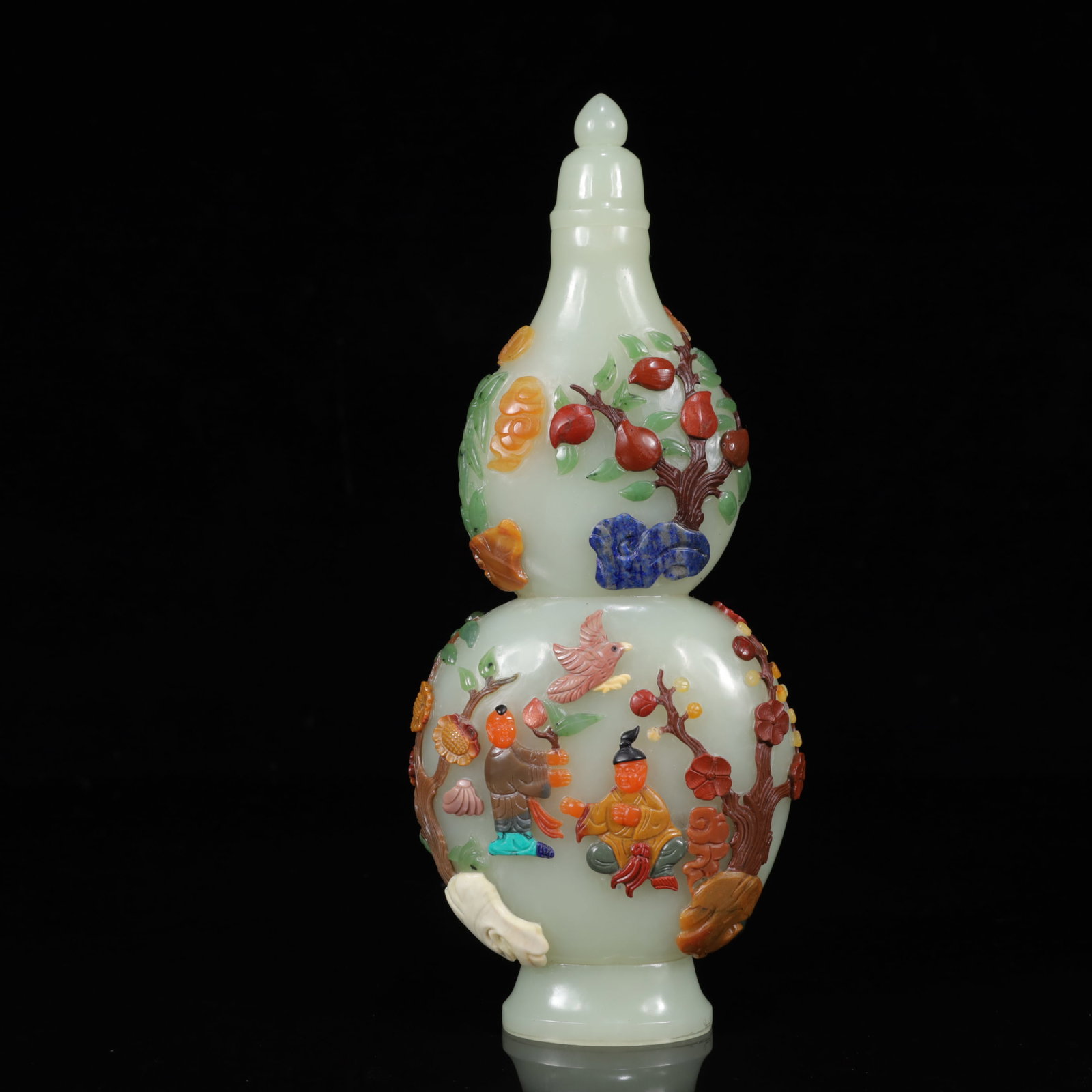 An Exquisite White Jade Inlaid Gems Figure Pattern Gourd-Shaped Vase: An Exquisite White Jade Inlaid Gems Figure Pattern Gourd-Shaped Vase,Qing Dynasty,China,Size:3.9inx1.6inx9.1in,Weight:450g 白玉嵌百宝人物纹葫Ŏ