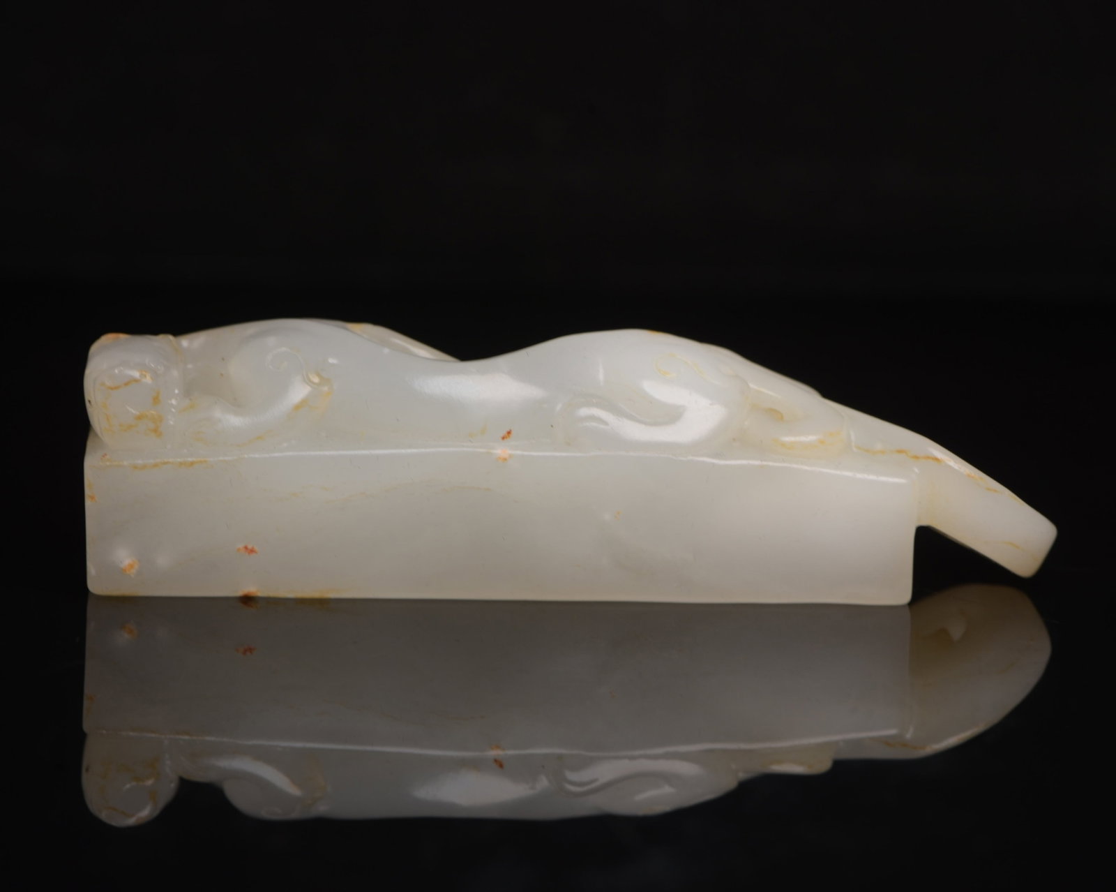 An Exquisite White Jade Dragon Pattern Ornament: An Exquisite White Jade Dragon Pattern Ornament,Qing Dynasty,China,Size:3.7inx0.9inx0.9in,Weight:100g 白玉龙纹摆件,中国清代