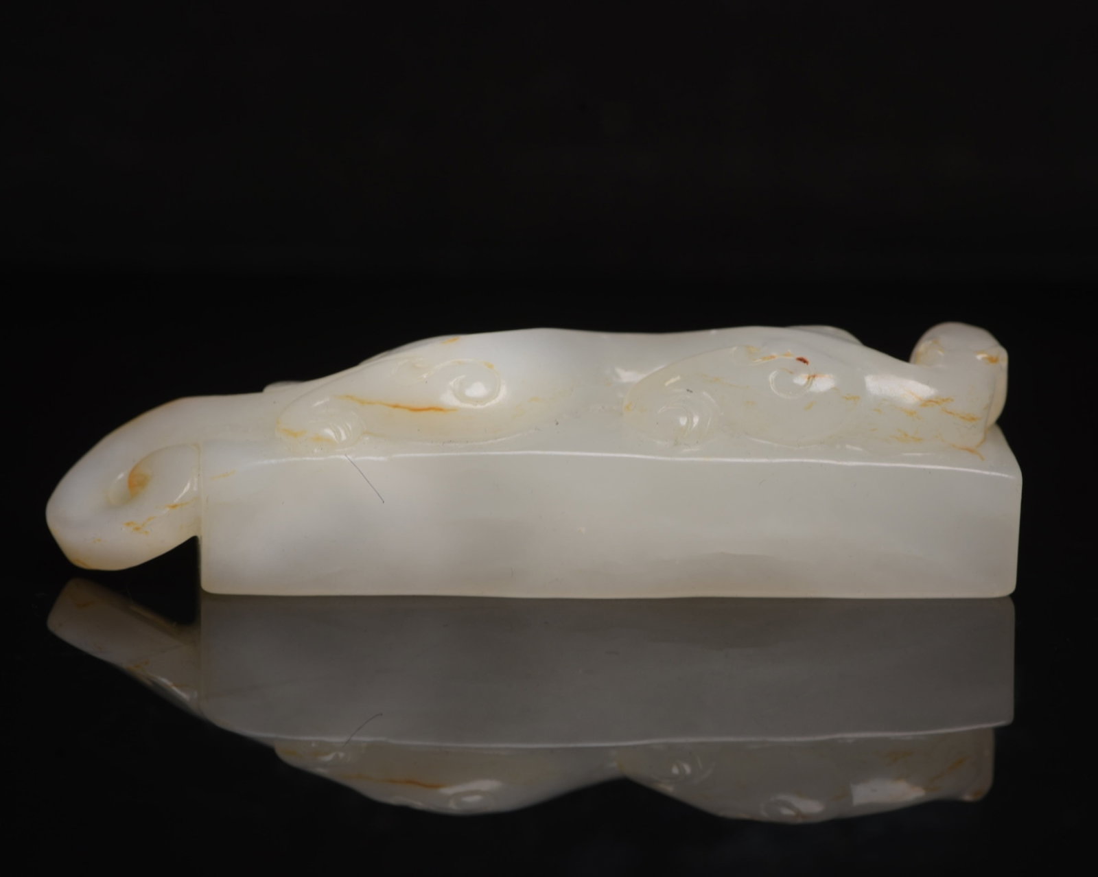 An Exquisite White Jade Dragon Pattern Ornament - 2