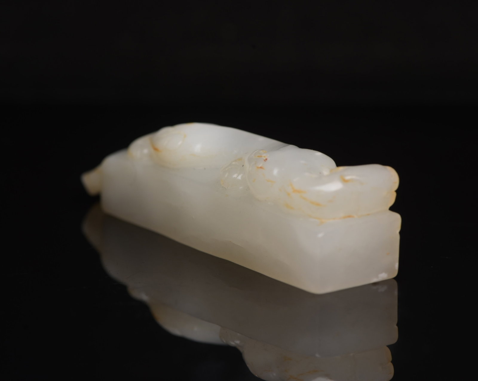 An Exquisite White Jade Dragon Pattern Ornament - 3