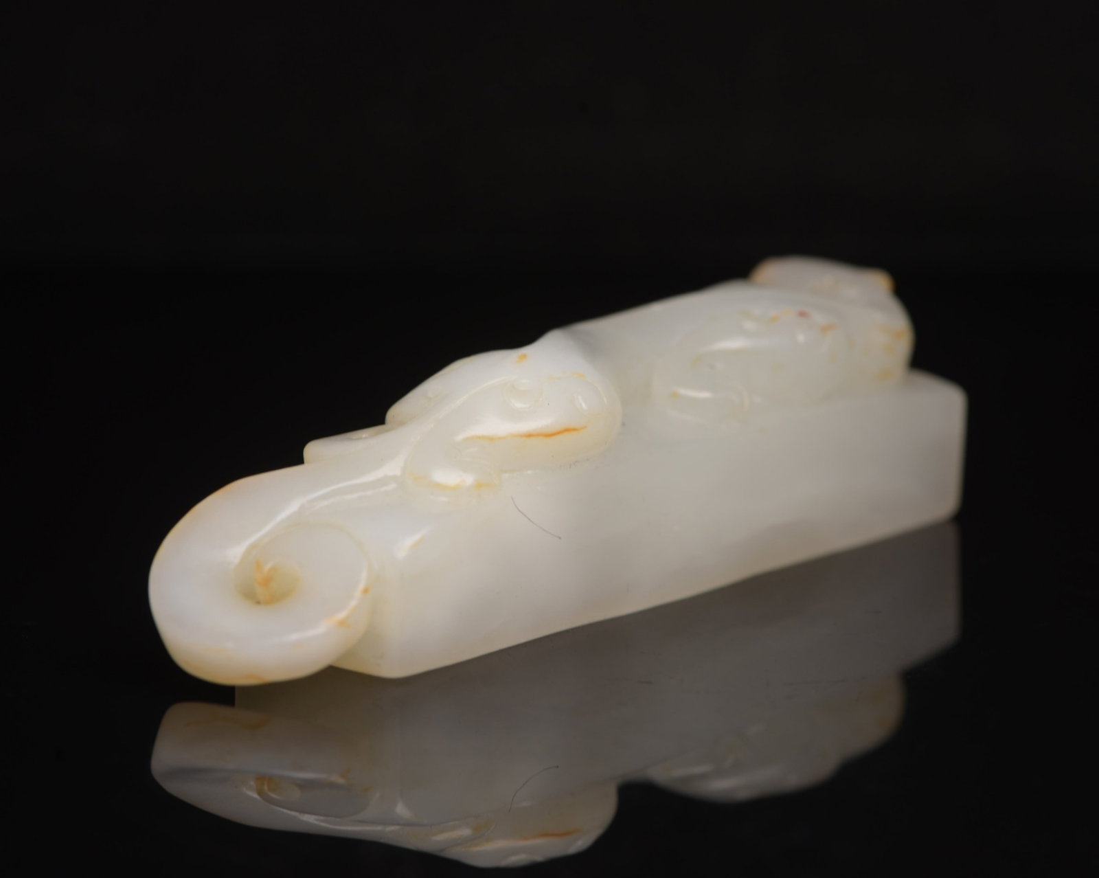 An Exquisite White Jade Dragon Pattern Ornament - 4
