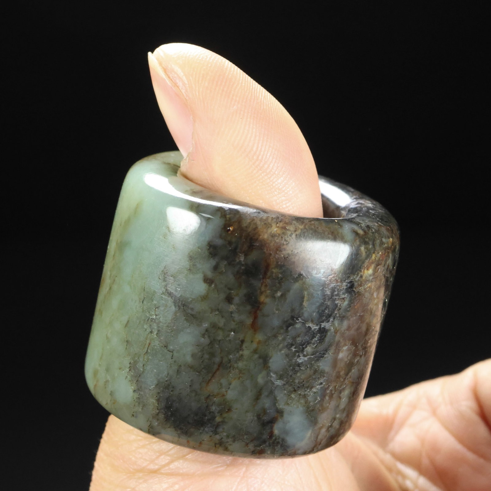 An Exquisite White Jade Ring - 9