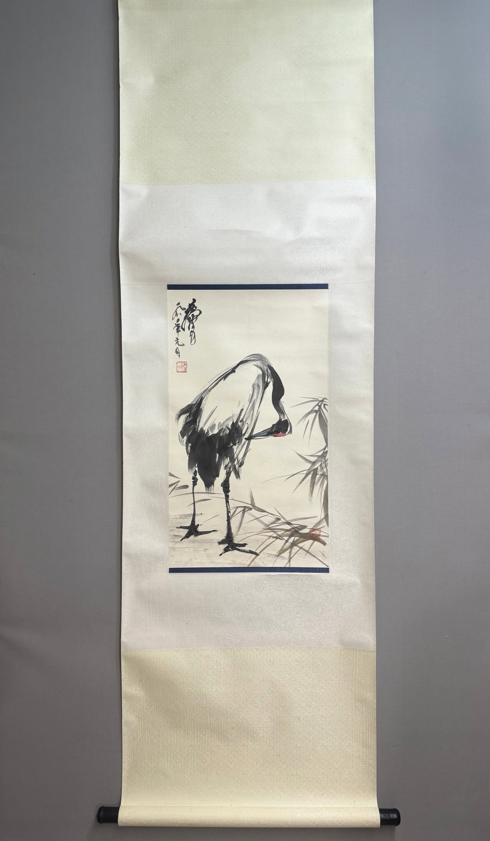 A Chinese Vertical Scroll Ink Painting of Crane on Paper: A Chinese Vertical Scroll Ink Painting of Crane on Paper,Huang Zhou,Size:24.8inx14.2in 一幅中国水墨仙鹤画立轴,黄胄