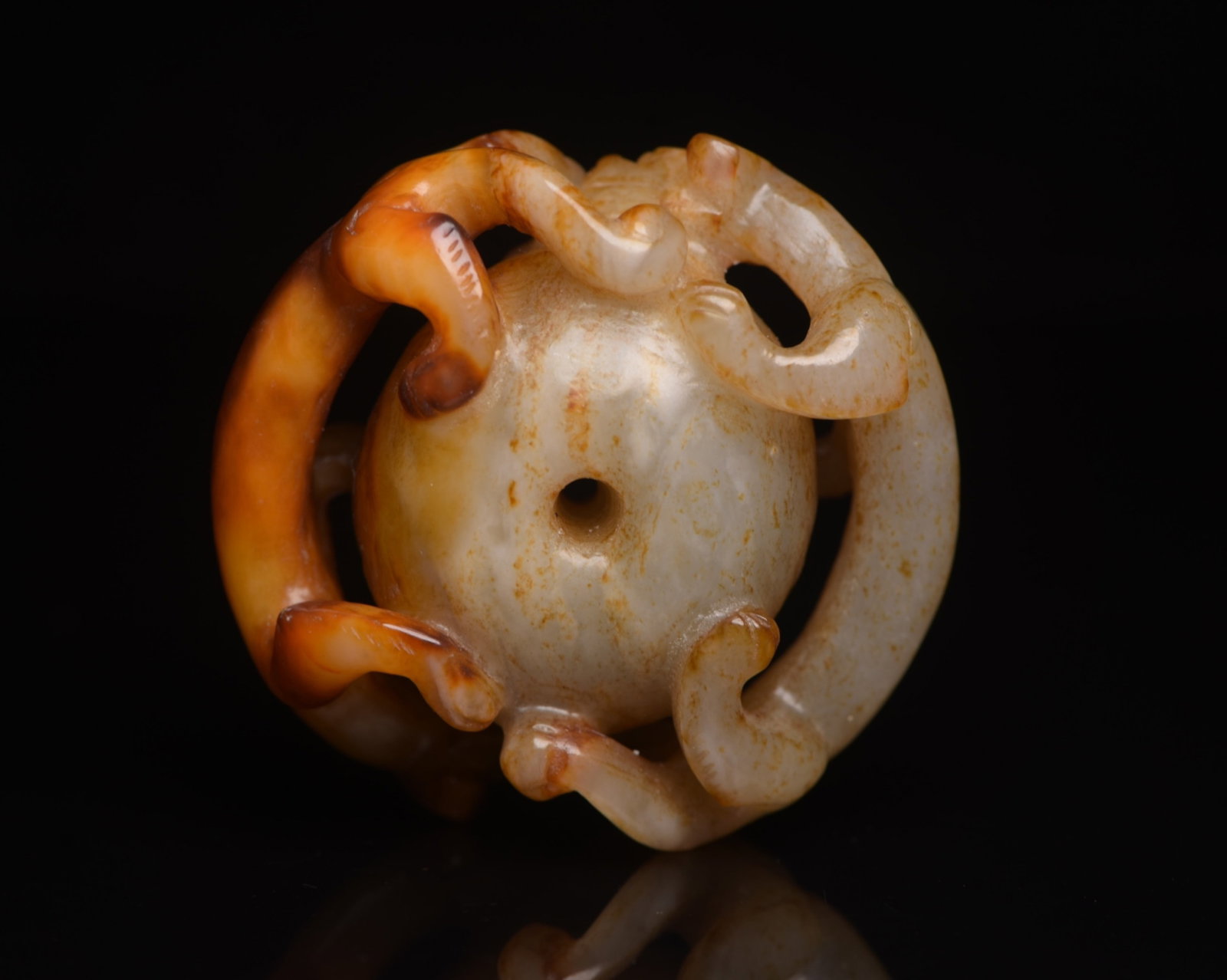 An Exquisite White Jade Dragon Pattern Ornament - 2