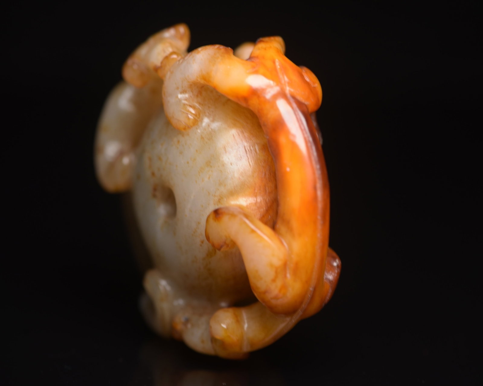 An Exquisite White Jade Dragon Pattern Ornament - 3