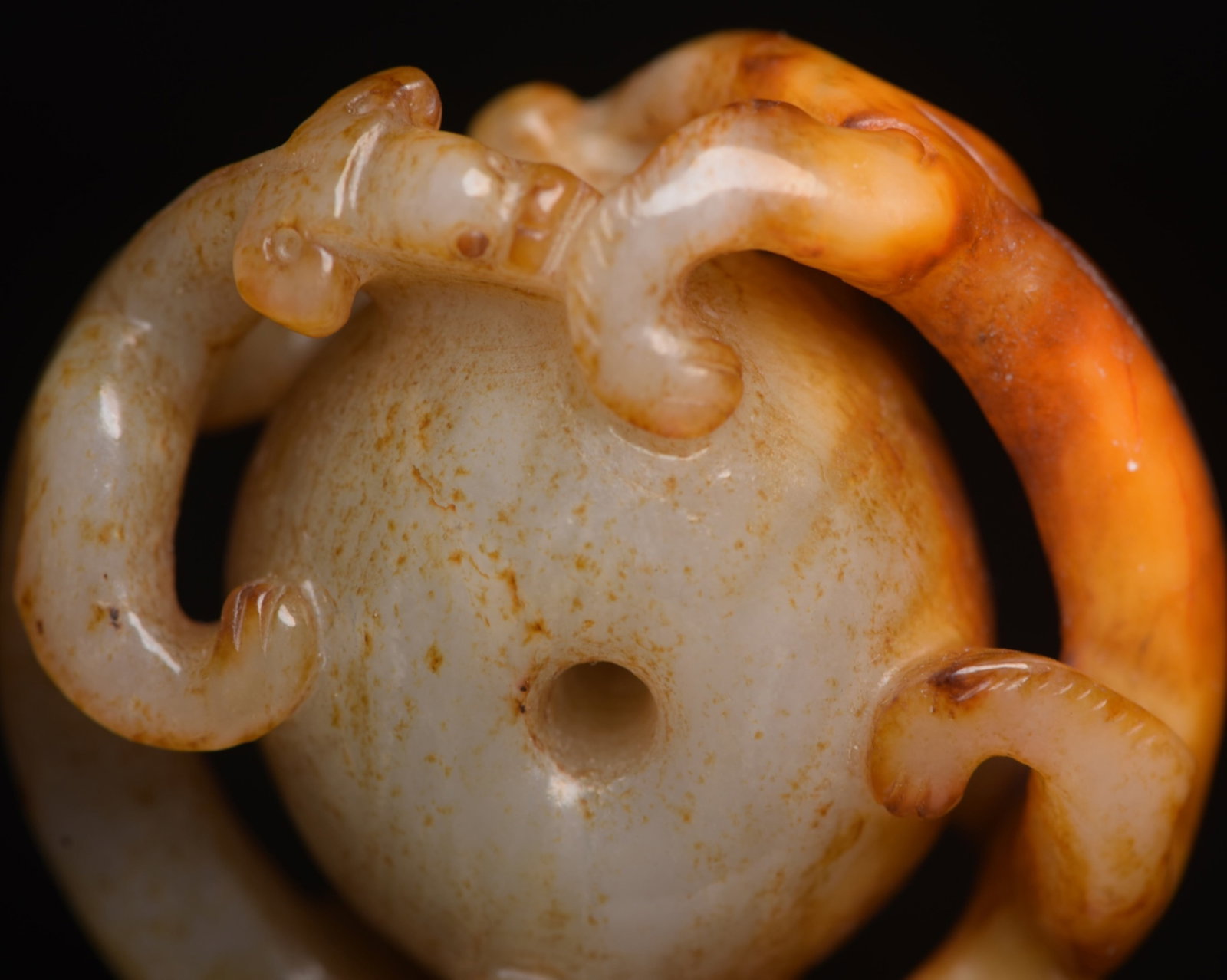 An Exquisite White Jade Dragon Pattern Ornament - 6