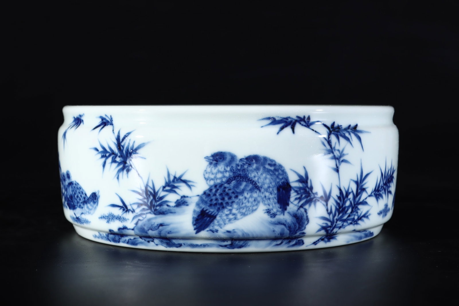 An Exquisite Blue and White Flower and Bird Pattern Brush Washer: An Exquisite Blue and White Flower and Bird Pattern Brush Washer,the Republic of China,With Mark,Size:2.9inx7.6in 青花花鸟纹笔洗,中国民Þ