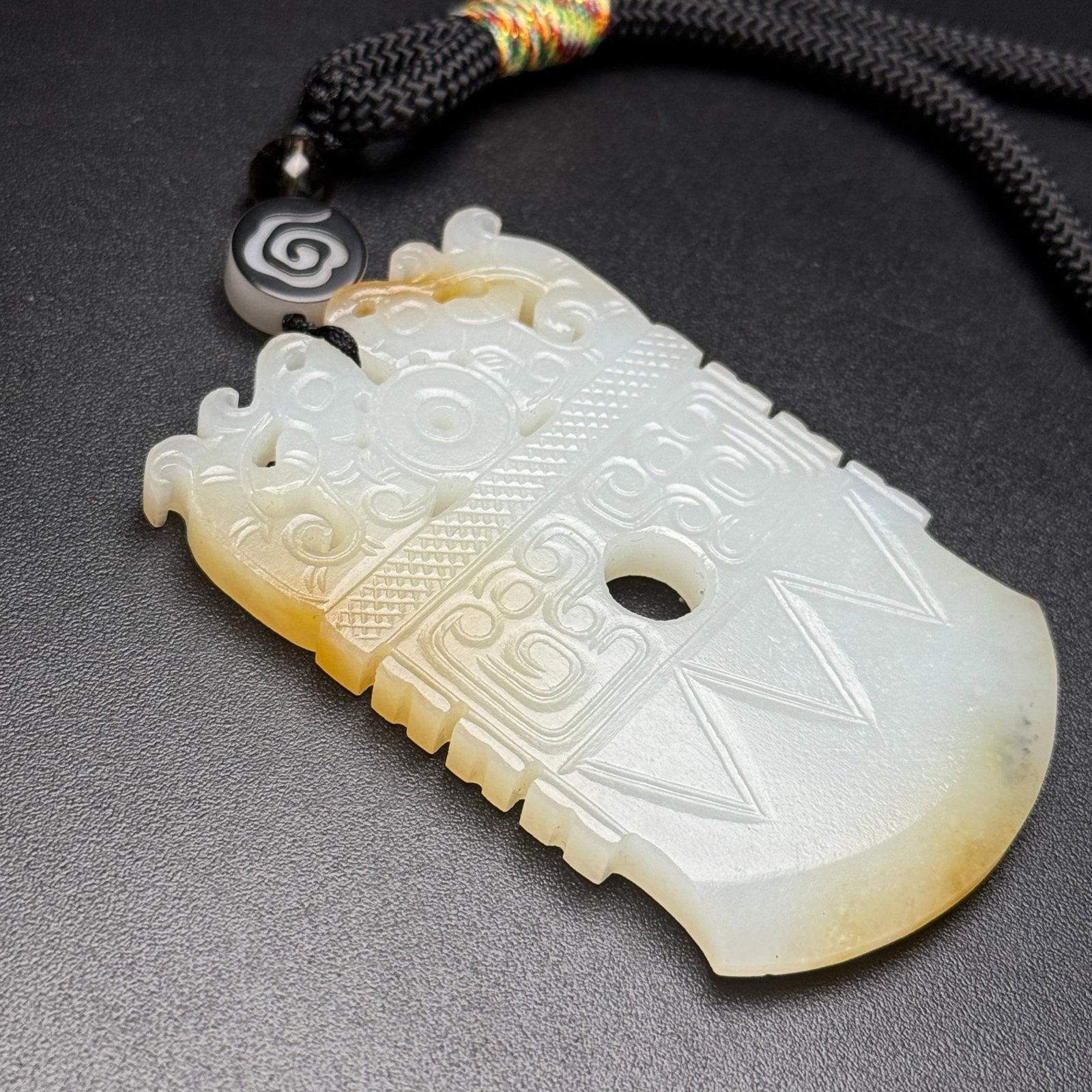 An Exquisite White Jade Dragon Pattern Pendant - 4