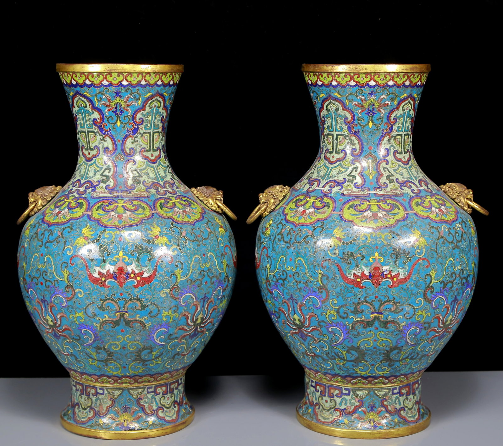 A Pair of Huge Cloisonne Bats Pattern Double-Ears Vases: A Pair of Huge Cloisonne Bats Pattern Double-Ears Vases,Qing Dynasty, China,Qianlong Six-character Mark,Size:10.6inx8.3inx16.5in,Total Weight:8440g 一对景泰蓝蝙"