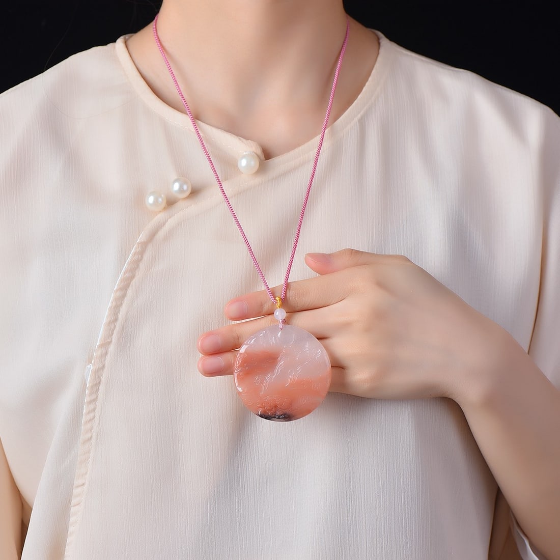 An Exquisite Red Jade Landscape Pattern Pendant: An Exquisite Red Jade Landscape Pattern Pendant,Size:52mmx52mm 红玉山水纹挂件