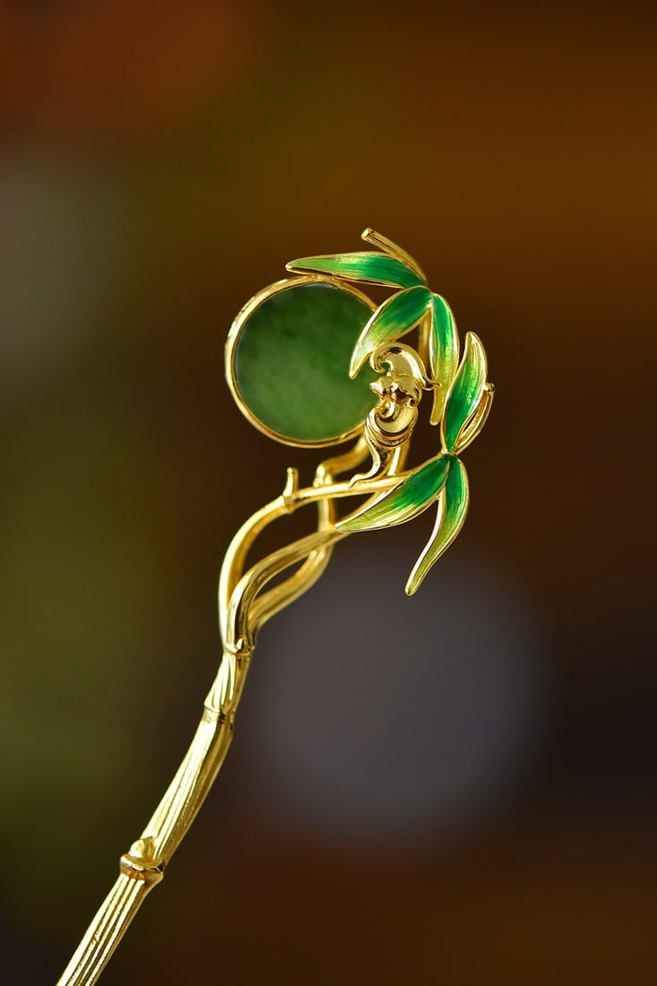 An Exquisite Sterling Silver-Gold Plated Inlaid Jasper Enamel Hairpin: An Exquisite Sterling Silver-Gold Plated Inlaid Jasper Enamel Hairpin,Size:16mmx16mm 纯银镀金镶碧玉珐琅发簪
