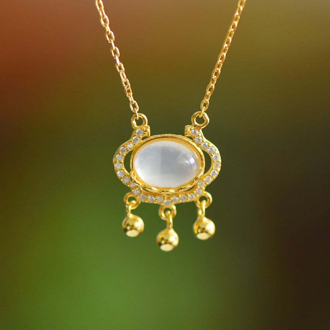 An Exquisite Sterling Silver-Gold Plated Inlaid Agate Pendant: An Exquisite Sterling Silver-Gold Plated Inlaid Agate Pendant,Size:7mmx9mm 纯银镀金镶玛瑙吊坠