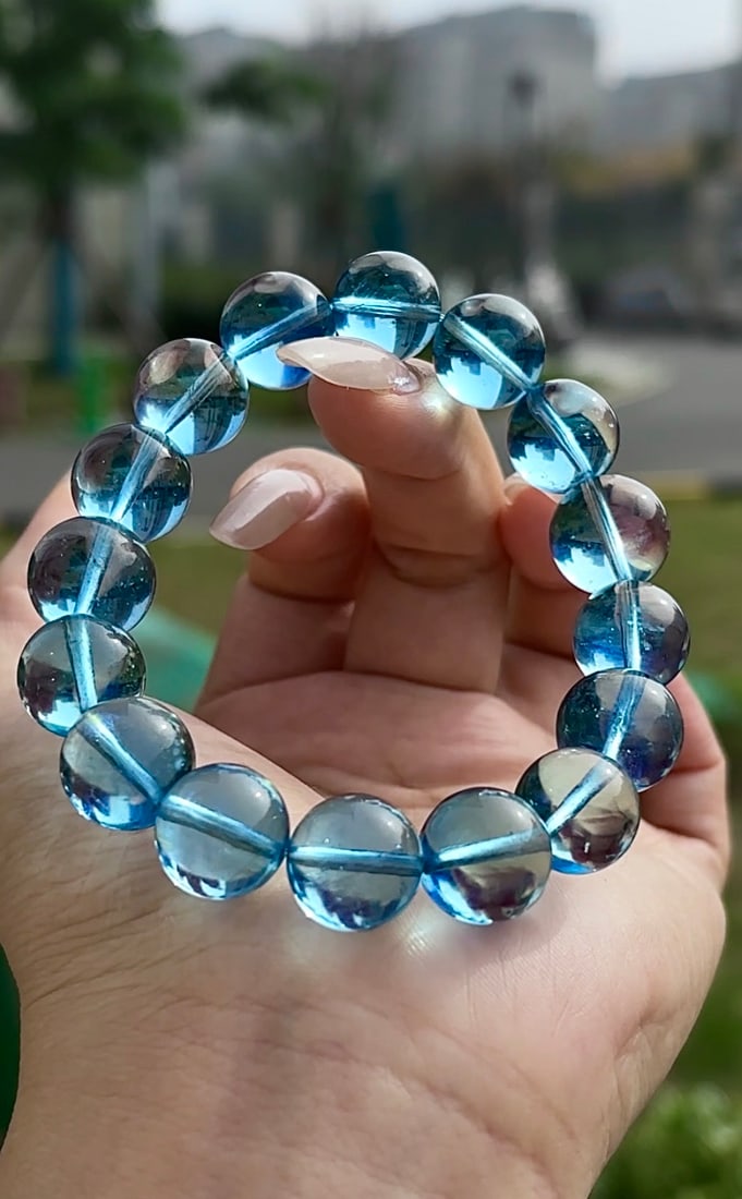 An Exquisite Aquamarine Bracelet: An Exquisite Aquamarine Bracelet,Size:13.5mm,Weight:53.5g 海蓝宝手串