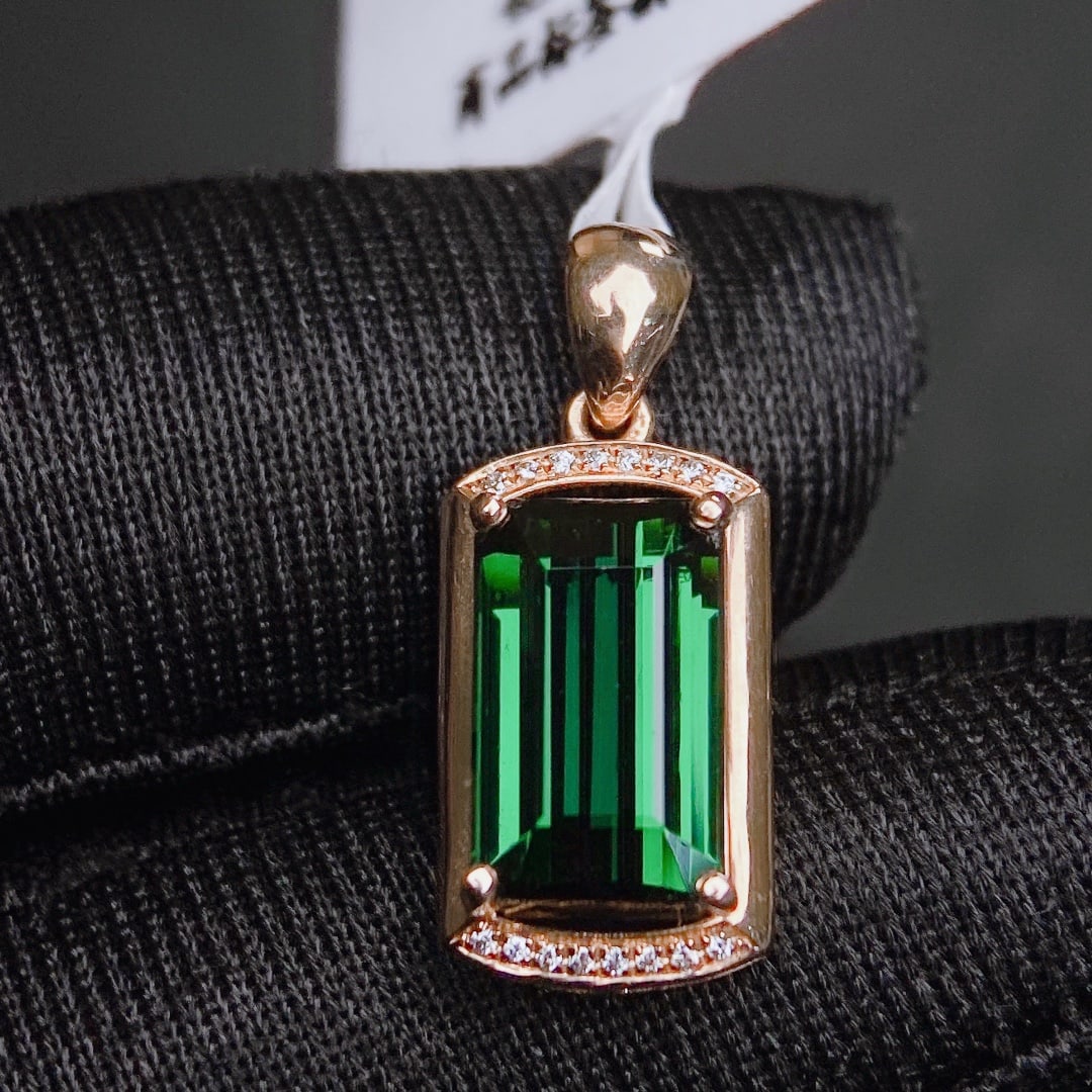 4.13Ctw Natural Tourmaline Necklace: 4.13Ctw Natural Tourmaline Necklace,Size:11mmx7mm 4.13Ctw天然碧玺项链
