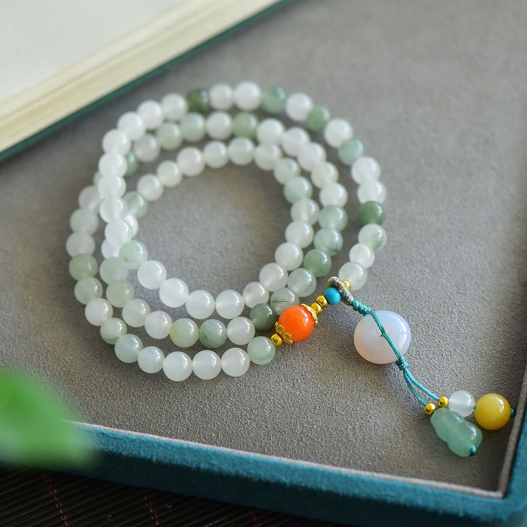 An Exquisite White Jade Bracelet: An Exquisite White Jade Bracelet,Size:6mm 白玉手串