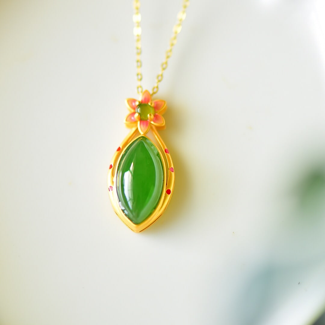 An Exquisite Sterling Silver-Gold Plated Inlaid Jasper Necklace,Inlaid Jasper: An Exquisite Sterling Silver-Gold Plated Inlaid Jasper Necklace,Inlaid Jasper,Size:12mmx26mm 纯银镀金镶碧玉项链,嵌碧玉