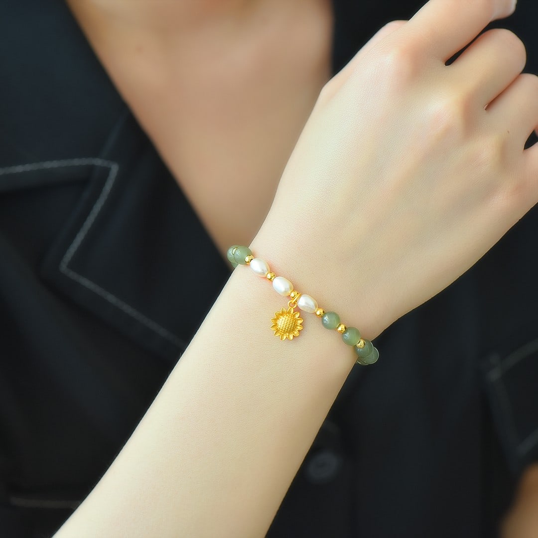 An Exquisite Sterling Silver-Gold Plated Inlaid Sapphire Bracelet,Inlaid Pearl: An Exquisite Sterling Silver-Gold Plated Inlaid Sapphire Bracelet,Inlaid Pearl,Size:6mm 纯银镀金镶青玉手链,嵌珍珠