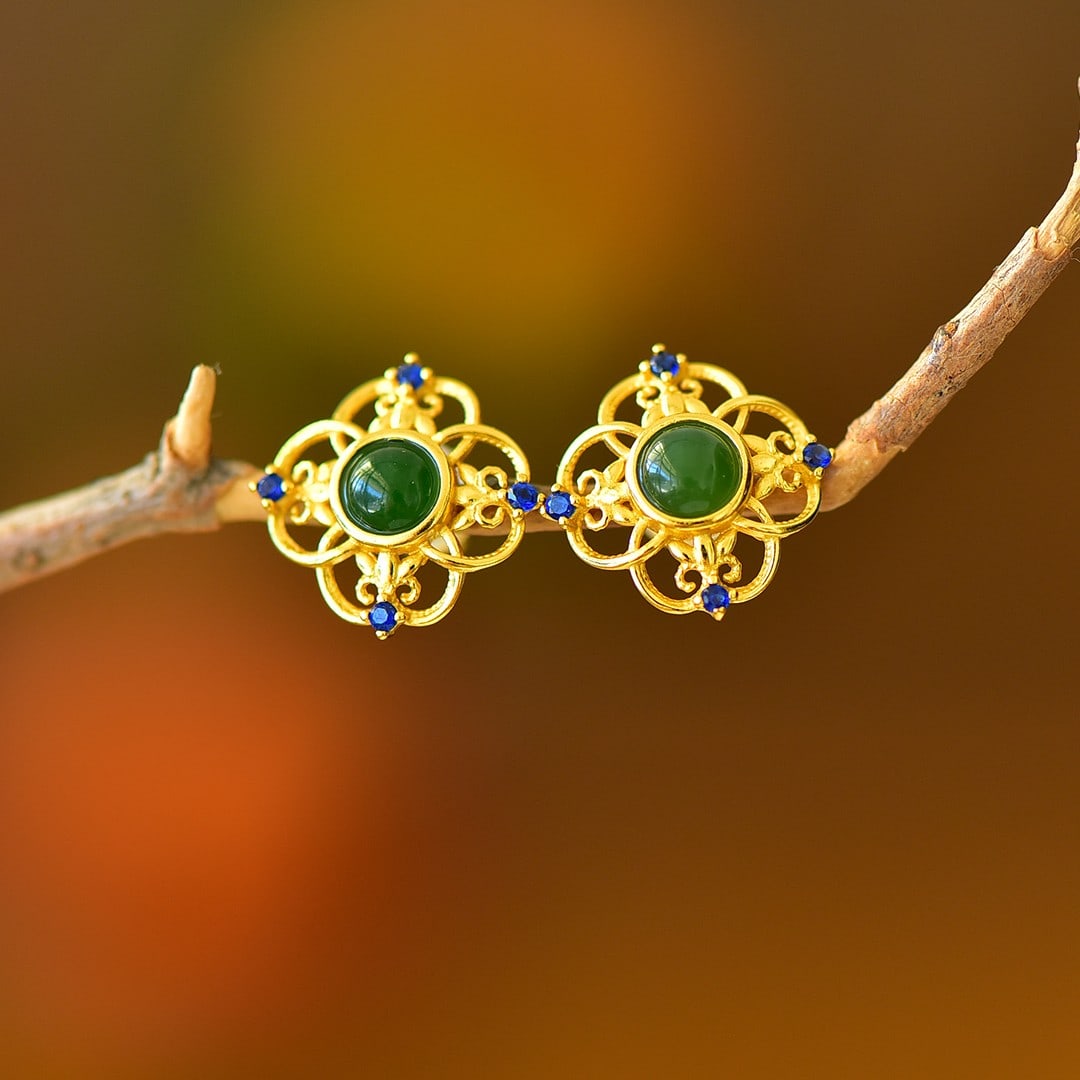 A Pair of Exquisite Sterling Silver-Gold Plated Inlaid Jasper Earrings: A Pair of Exquisite Sterling Silver-Gold Plated Inlaid Jasper Earrings 一对纯银镀金镶碧玉耳环