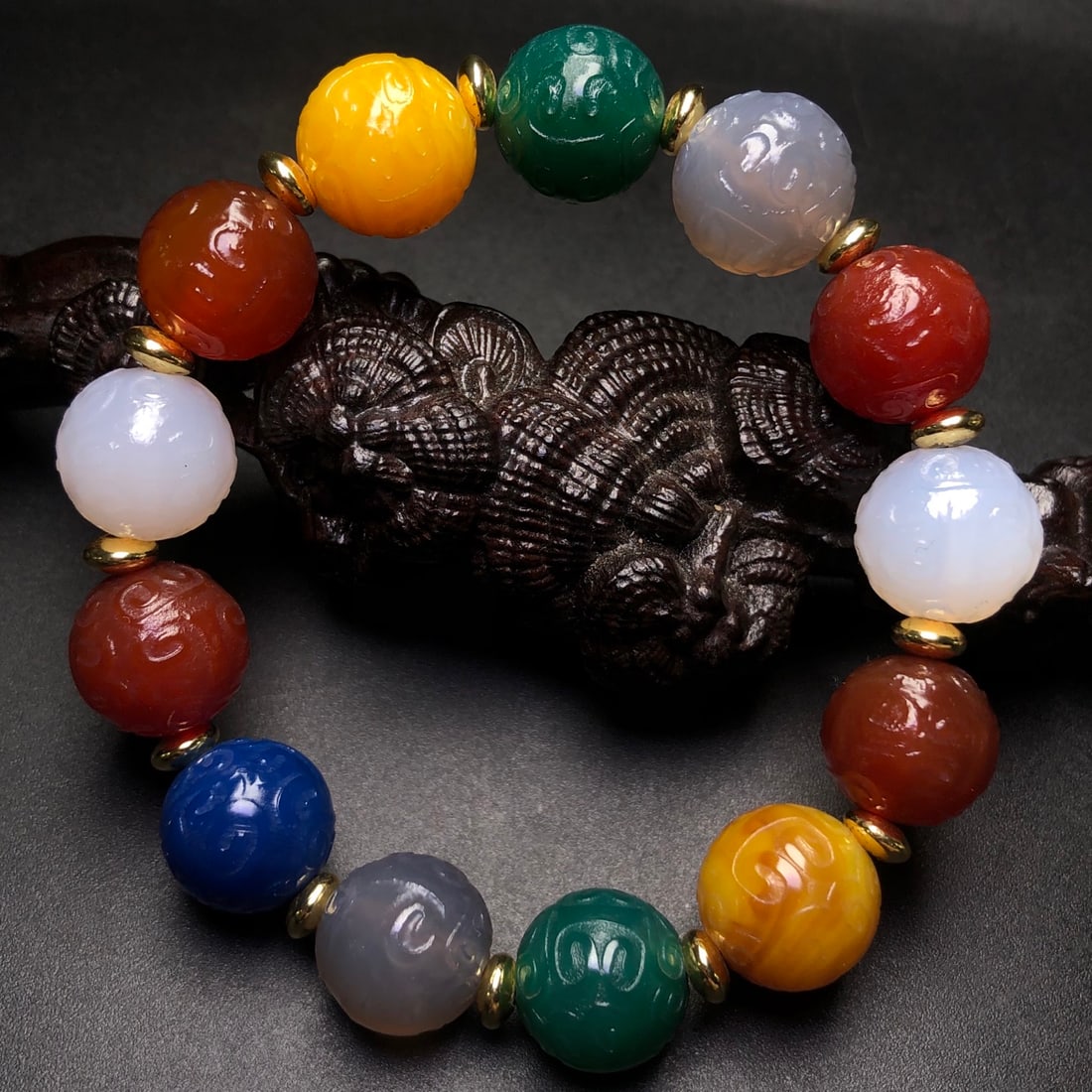 An Exquisite Agate Bracelet - 2