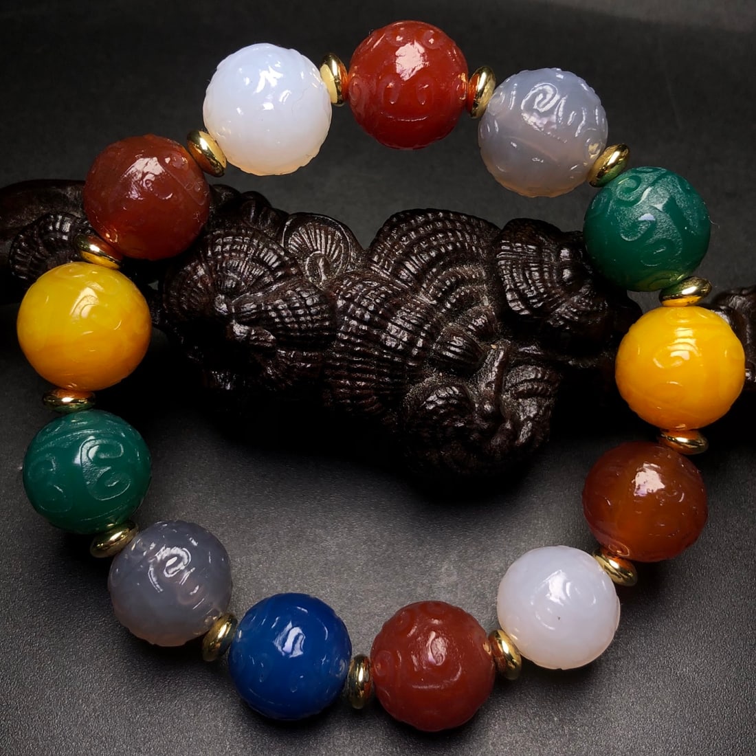 An Exquisite Agate Bracelet - 4