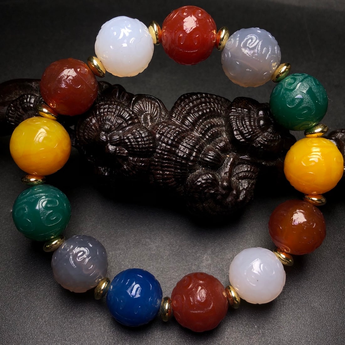 An Exquisite Agate Bracelet - 6