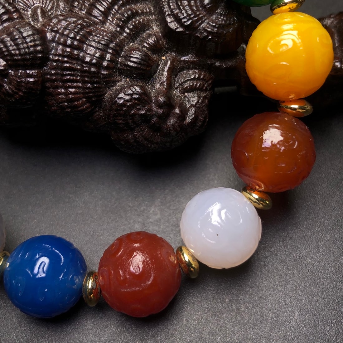 An Exquisite Agate Bracelet - 7