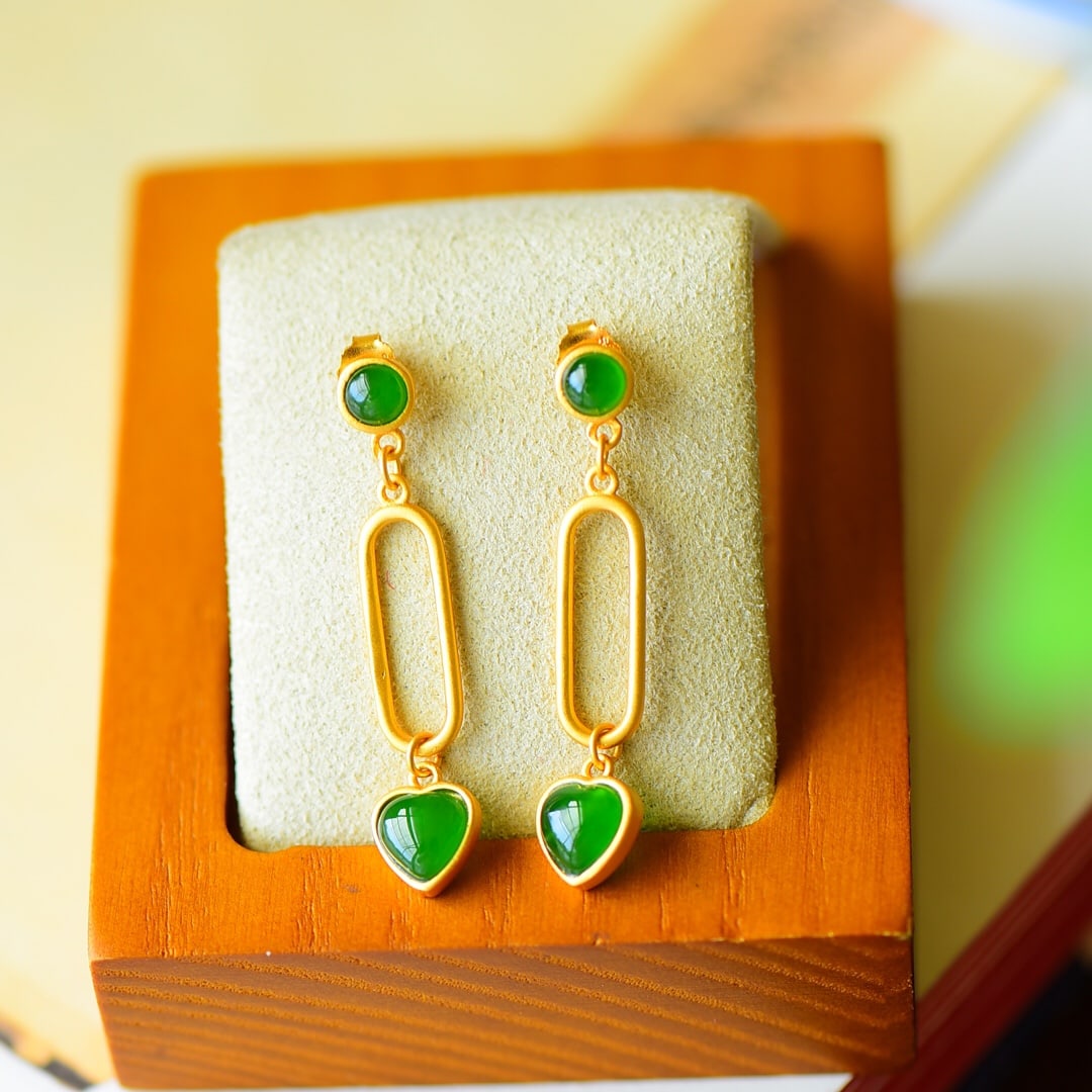 A Pair of Exquisite Sterling Silver-Gold Plated Inlaid Jasper Earrings: A Pair of Exquisite Sterling Silver-Gold Plated Inlaid Jasper Earrings,Size:7mmx36mm 一对纯银镀金镶碧玉耳环