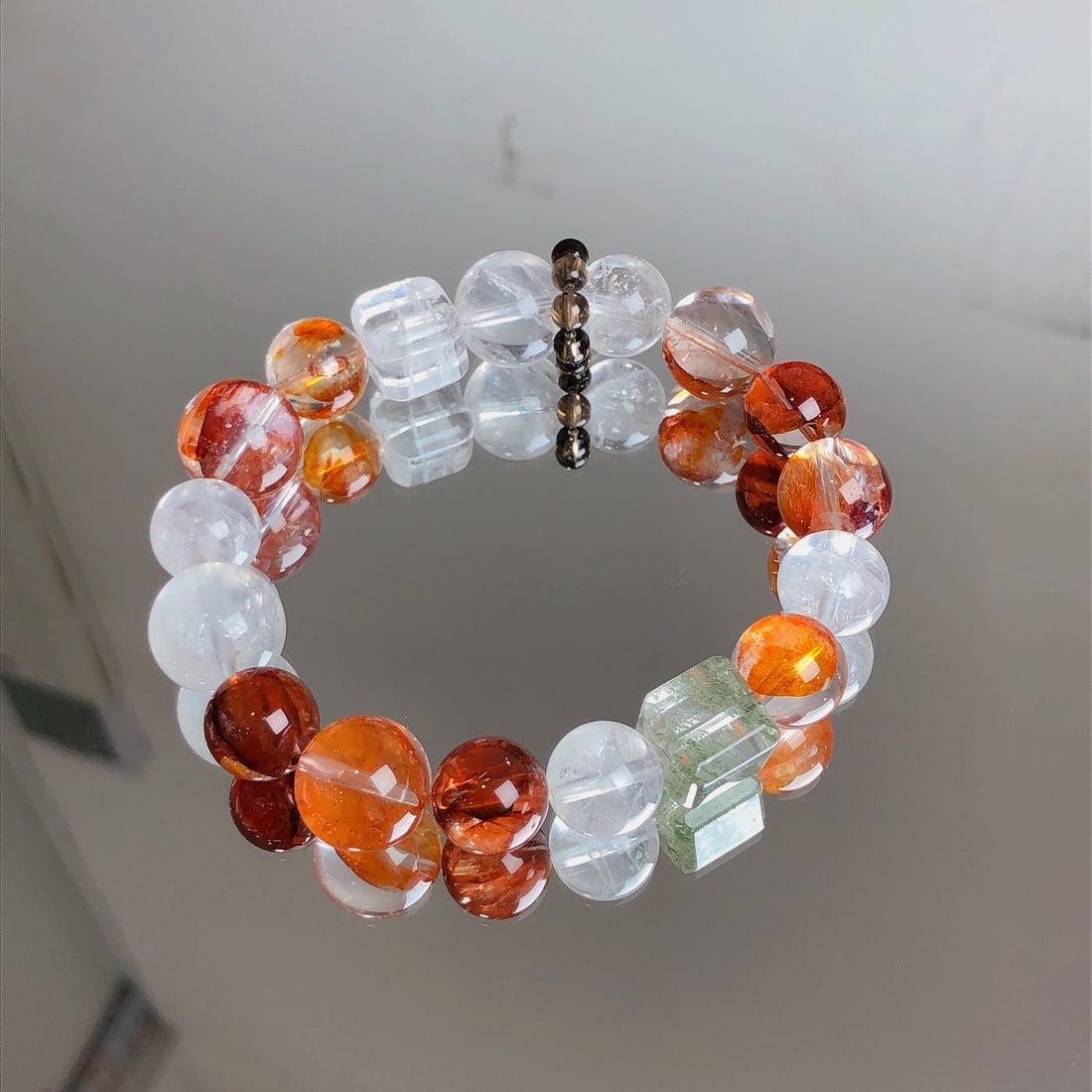 An Exquisite Crystal Bracelet - 2