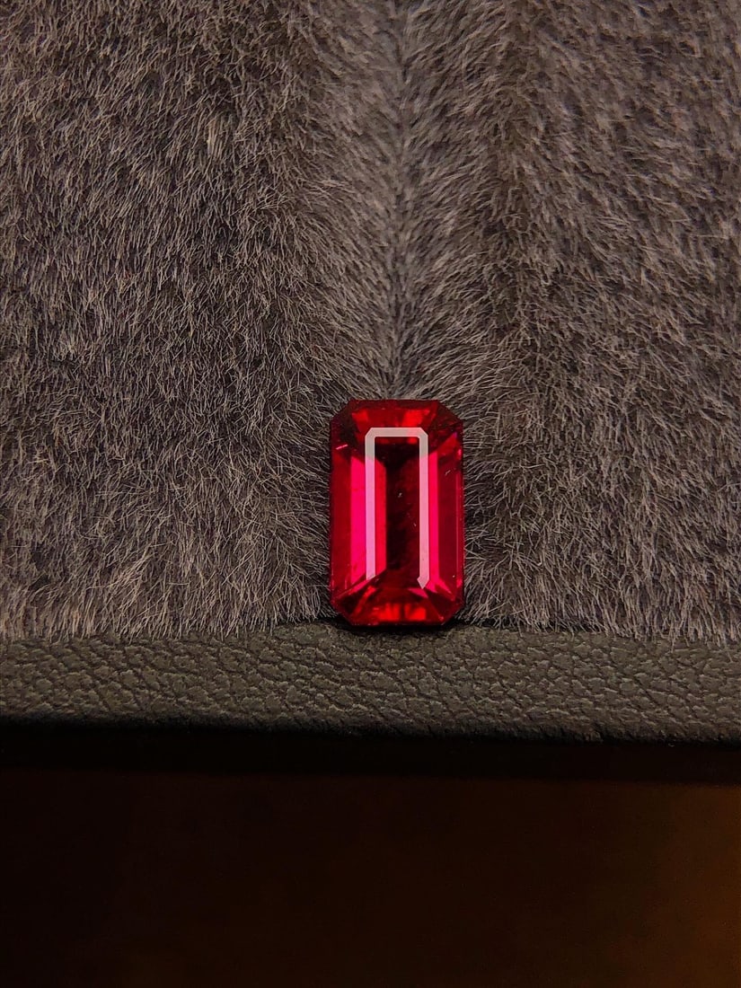 2.39Ctw Natural Tourmaline Loose: 2.39Ctw Natural Tourmaline Loose,Size:9.8mmx5.7mmx4.8mm 2.39Ctw天然碧玺裸石