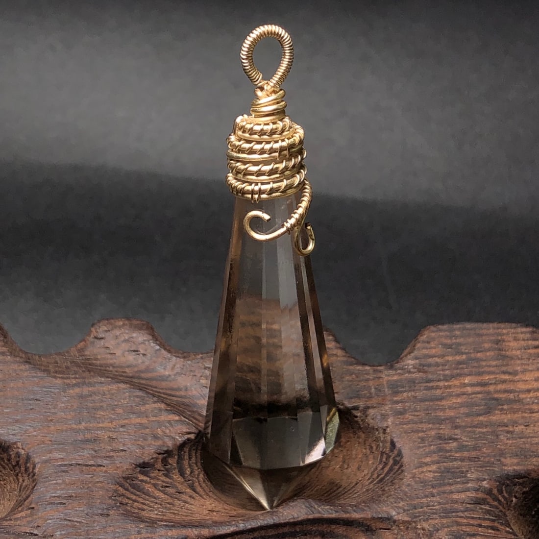 An Exquisite Citrine Pendant: An Exquisite Citrine Pendant,Size:61mmx16mm,Weight:13.8g 水晶挂件