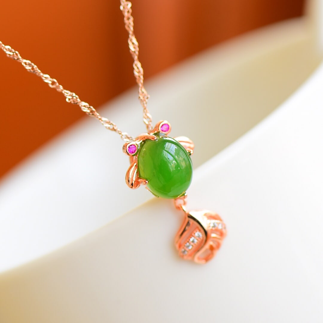 An Exquisite Sterling Silver Inlaid Jasper Necklace,Inlaid Diamond: An Exquisite Sterling Silver Inlaid Jasper Necklace,Inlaid Diamond,Size:6mmx8mm 纯银镶碧玉项链,嵌钻石
