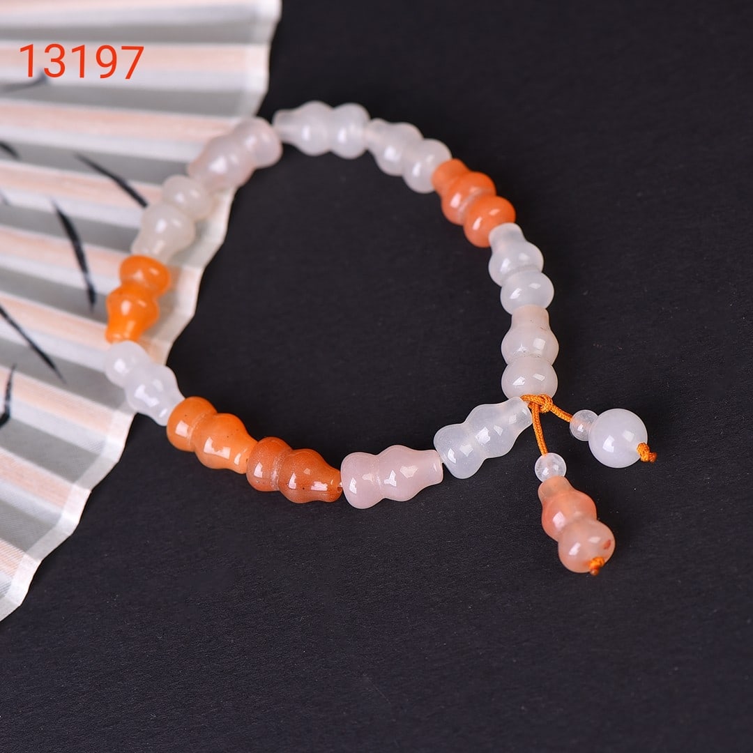 An Exquisite Jadeite Bracelets - 2