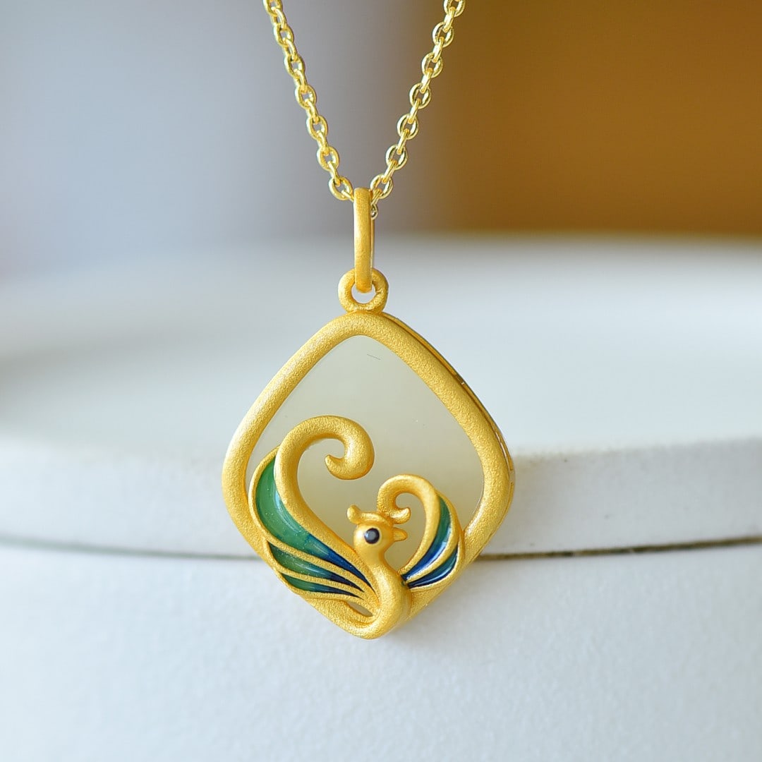 An Exquisite Sterling Silver Inlaid White Jade Necklace: An Exquisite Sterling Silver Inlaid White Jade Necklace,Size:16mmx19mm 纯银镶白玉项链