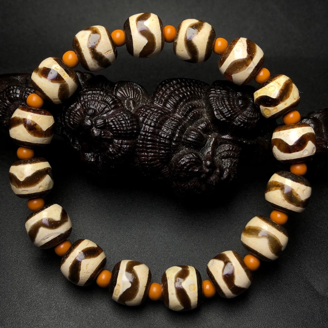 An Exquisite Dzi Bead Bracelet - 4