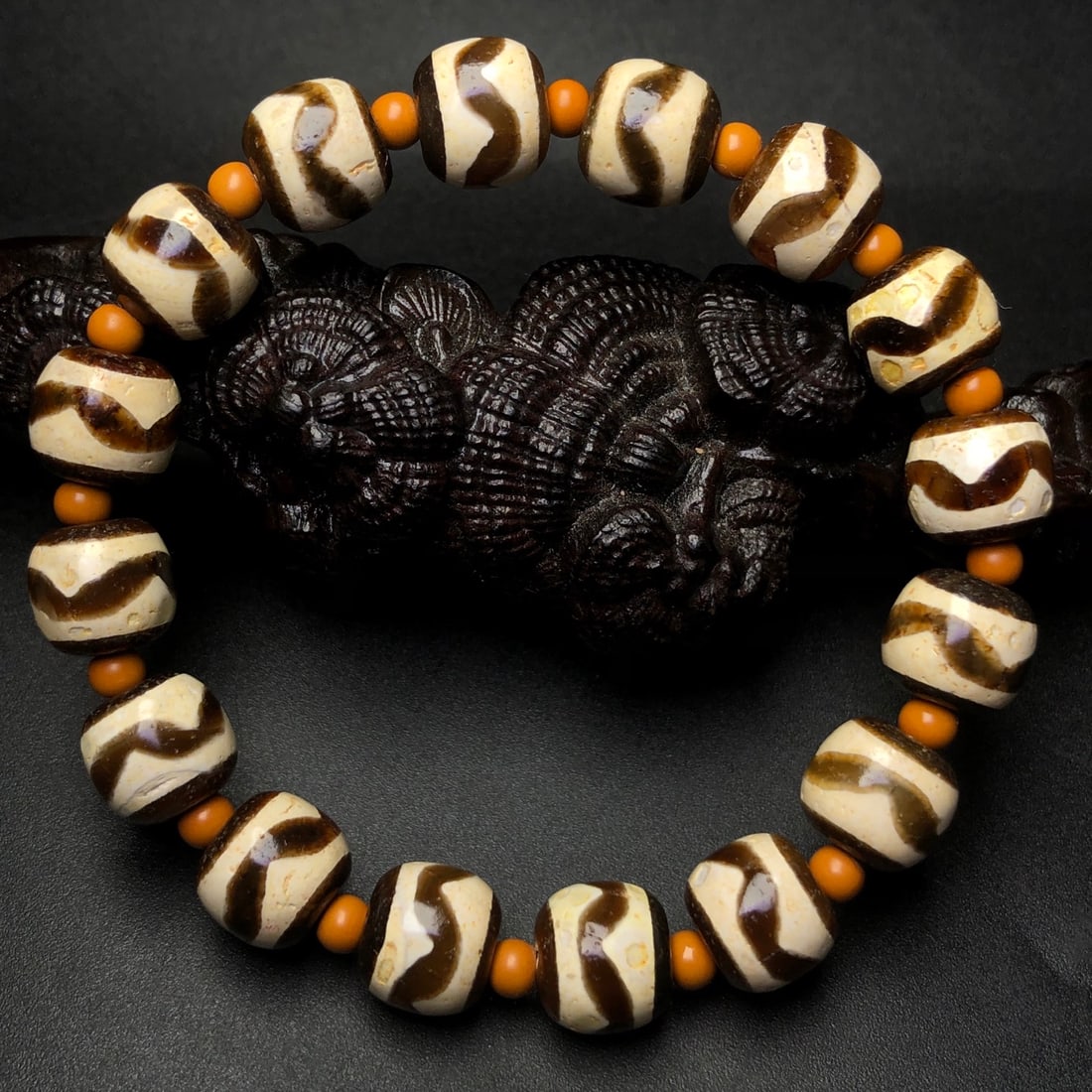 An Exquisite Dzi Bead Bracelet - 6