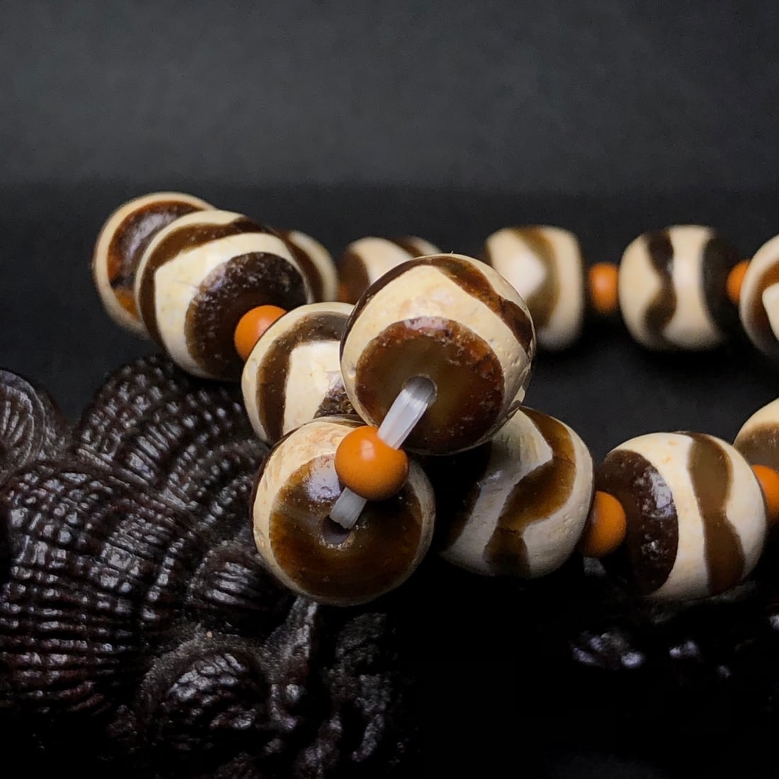 An Exquisite Dzi Bead Bracelet - 9