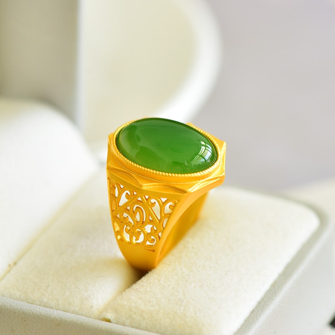 An Exquisite Sterling Silver-Gold Plated Inlaid Jasper Ring: An Exquisite Sterling Silver-Gold Plated Inlaid Jasper Ring,Size:12mmx18mm 纯银镀金镶碧玉戒指