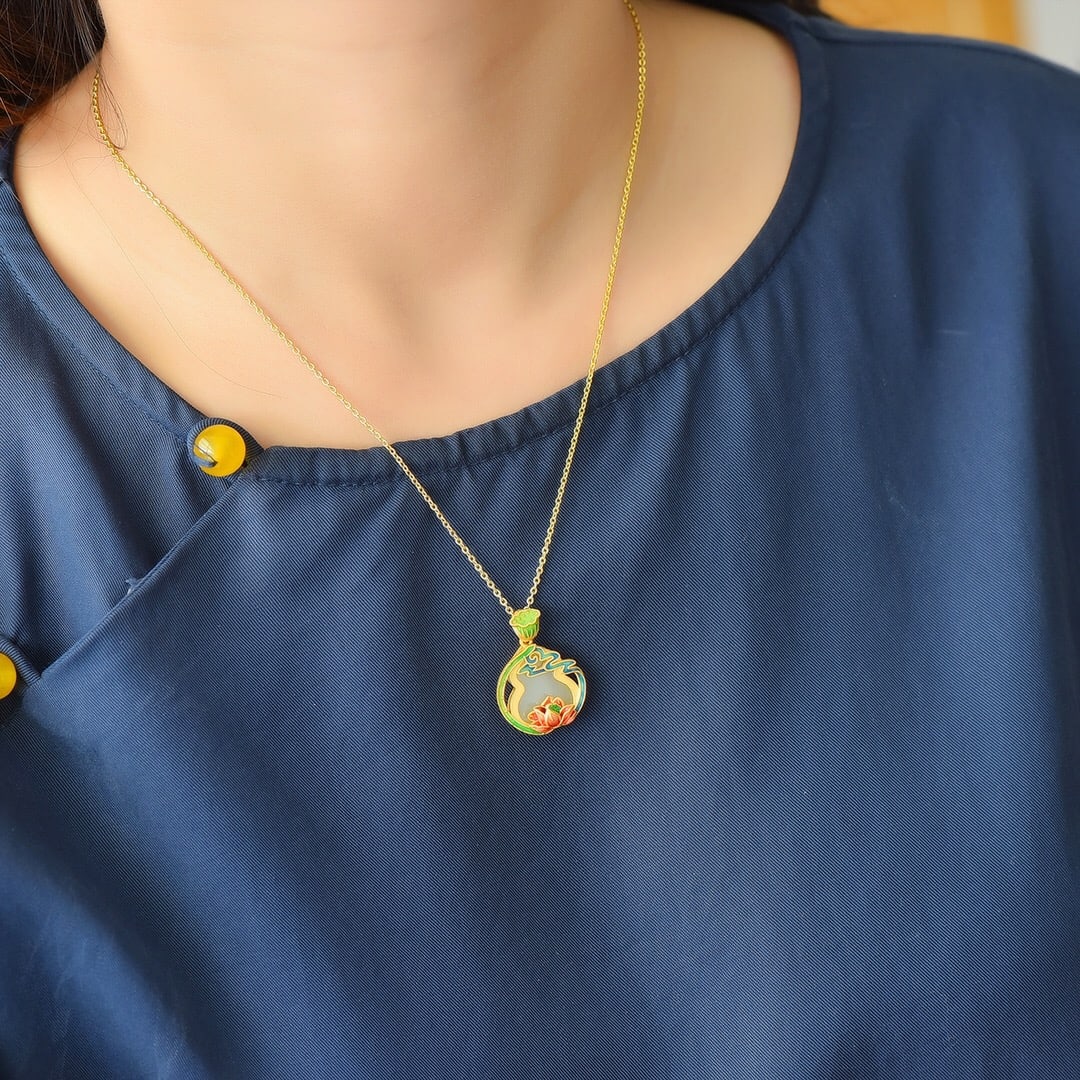 An Exquisite Sterling Silver-Gold Plated Inlaid White Jade Enamel Necklace: An Exquisite Sterling Silver-Gold Plated Inlaid White Jade Enamel Necklace,Size:13mmx17mm 纯银镀金镶白玉珐琅项链