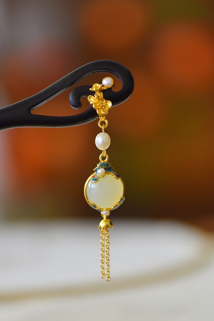 An Exquisite Sterling Silver-Gold Plated Inlaid White Jade Enamel Ebony Hairpin: An Exquisite Sterling Silver-Gold Plated Inlaid White Jade Enamel Ebony Hairpin 纯银镀金镶白玉珐琅黑檀木发簪