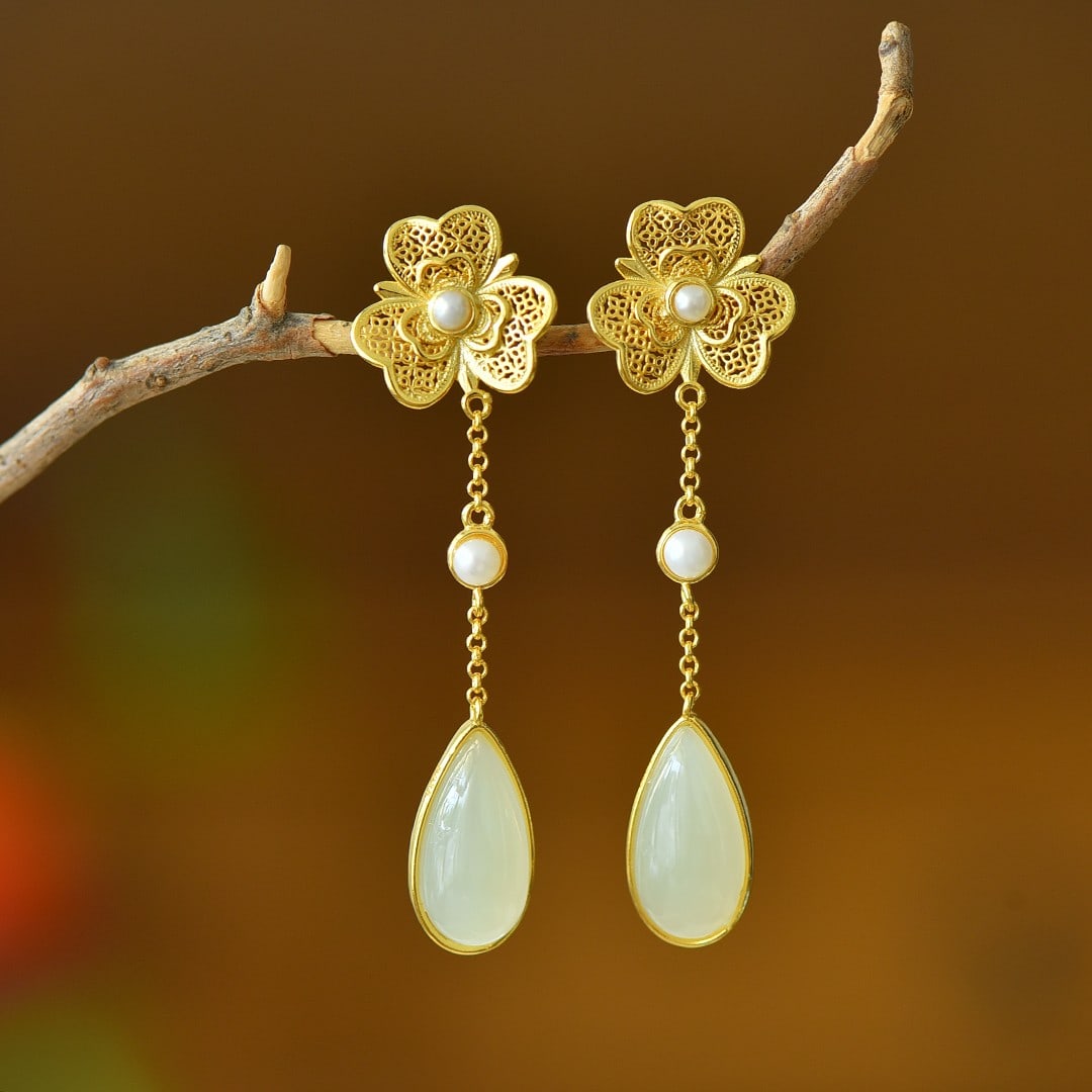 A Pair of Exquisite Sterling Silver-Gold Plated Inlaid White Jade Earrings,Inlaid Pearl: A Pair of Exquisite Sterling Silver-Gold Plated Inlaid White Jade Earrings,Inlaid Pearl