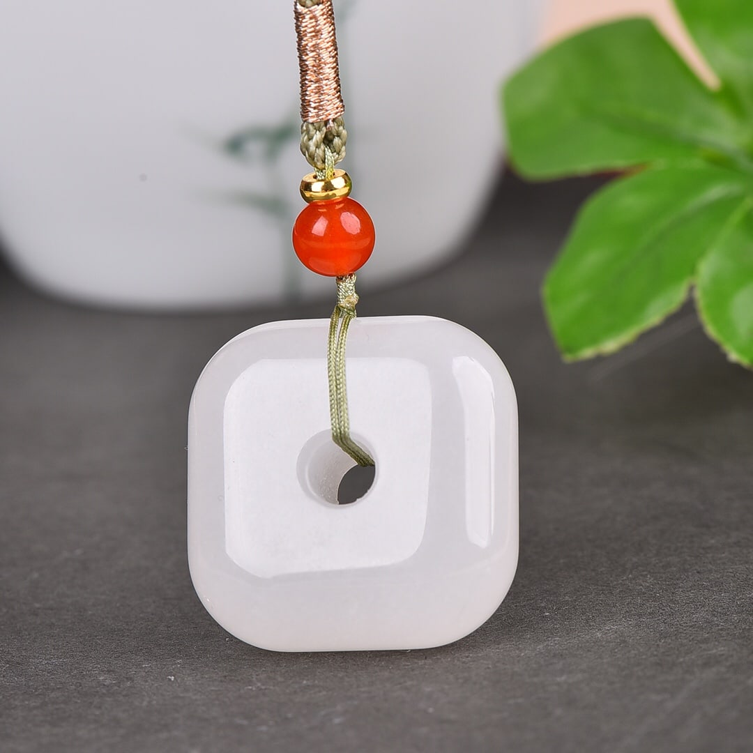 An Exquisite White Jade Pendant: An Exquisite White Jade Pendant,Size:23mmx23mm 寓意:吉祥 如意 白玉吊坠