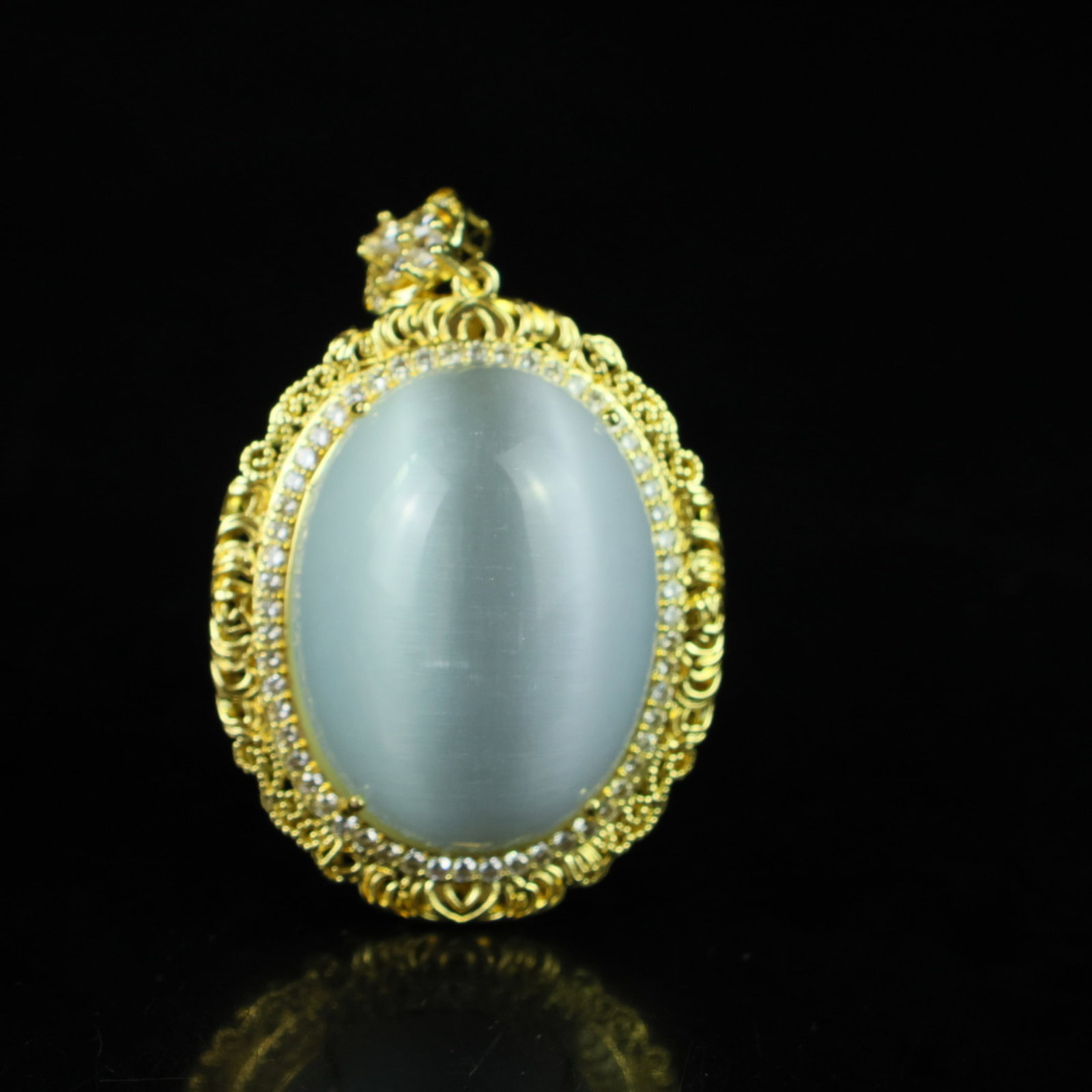 An Exquisite Pendant: An Exquisite Pendant,Size:40mmx30mm 一个精美的吊坠