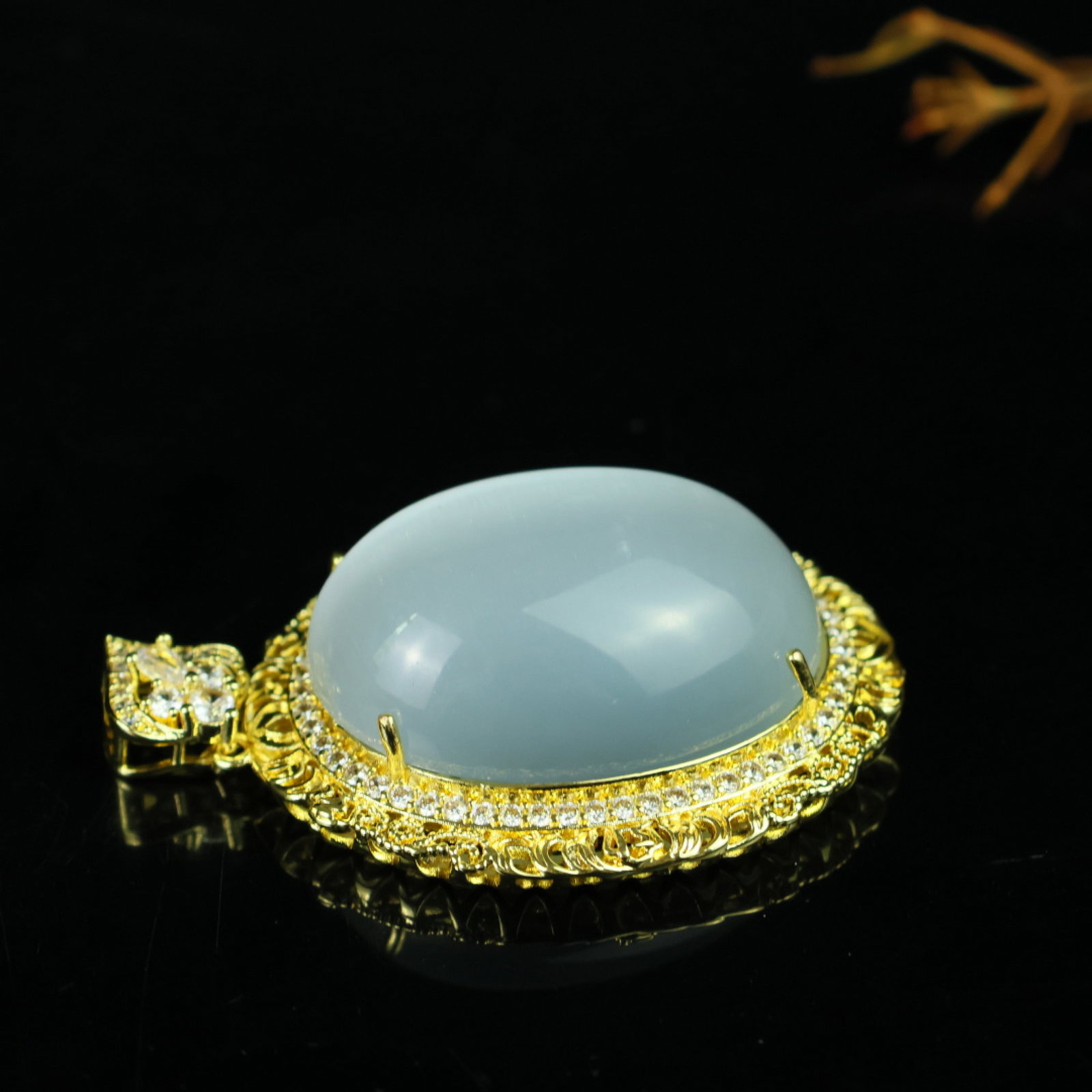 An Exquisite Pendant - 7