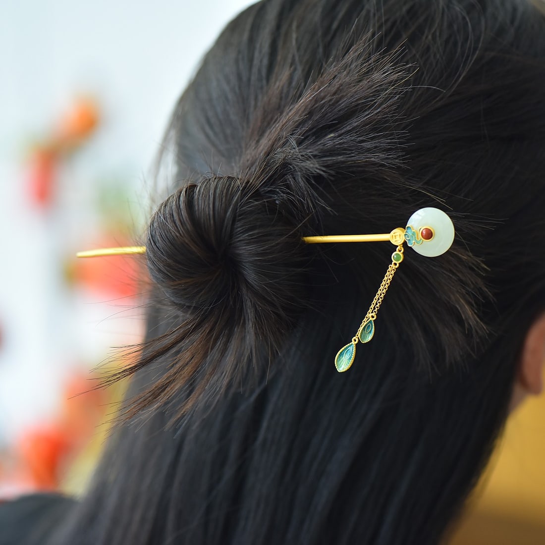 An Exquisite Sterling Silver-Gold Plated Inlaid White Jade Hairpin: An Exquisite Sterling Silver-Gold Plated Inlaid White Jade Hairpin,Size:18mmx18mm 纯银镀金镶白玉发簪
