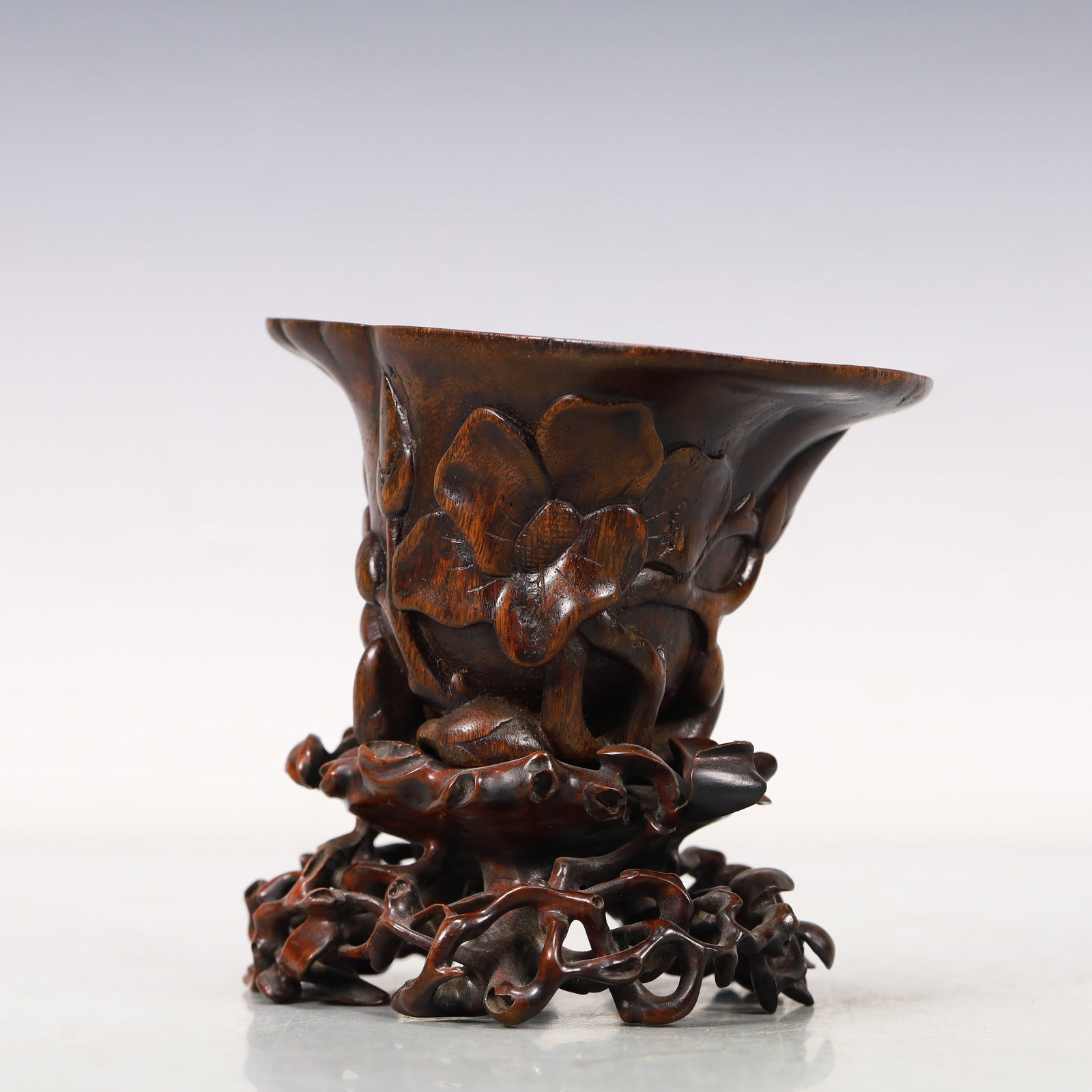 A Rare Eaglewood Flower Pattern Libation Cup - 2