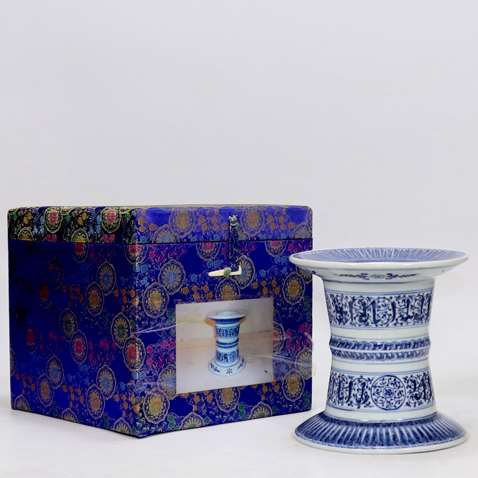 An Exquisite Blue and White Lotus Pattern Vase,with Arabic: An Exquisite Blue and White Lotus Pattern Vase,with Arabic,Ming Dynasty,China,Size:6.8inx6.7in 青花缠枝莲纹瓶,带阿拉伯文,中