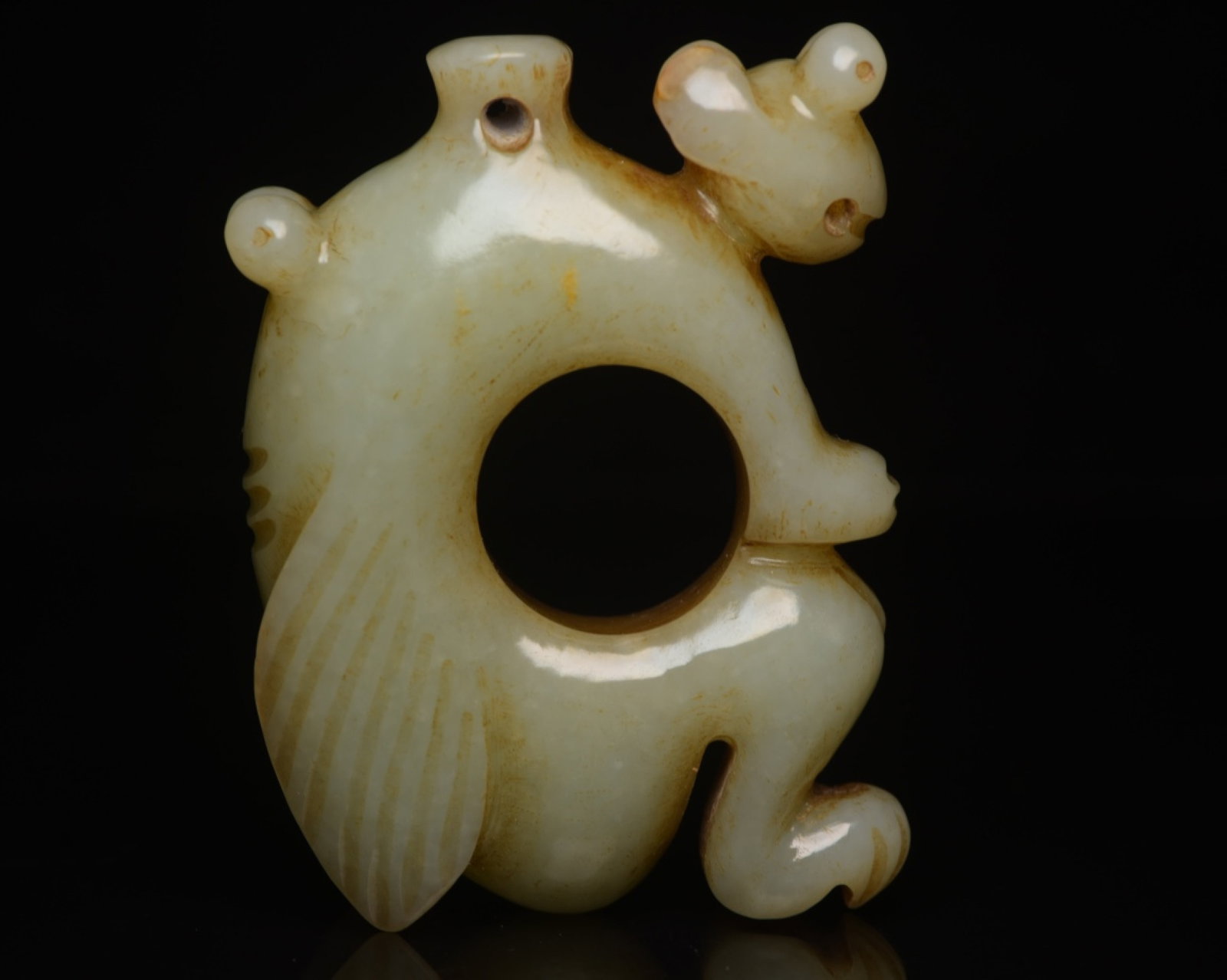 An Exquisite White Jade Cicada Pendant: An Exquisite White Jade Cicada Pendant,Qing Dynasty,China,Size:3inx2.1inx0.9in,Weight:139g 白玉蝉佩,中国清代