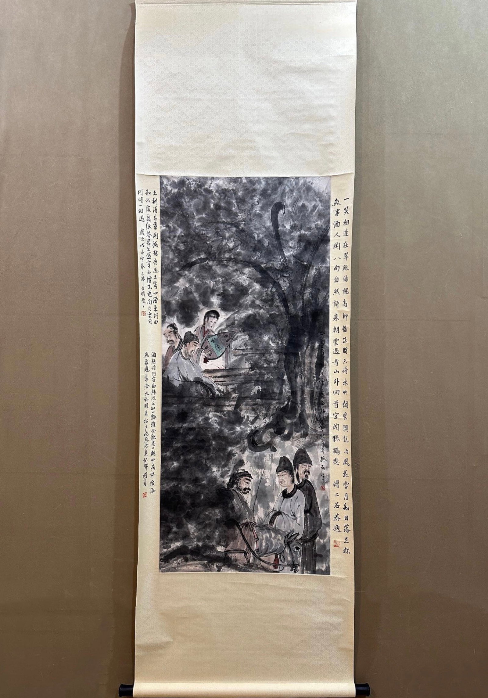 A Chinese Vertical Scroll Ink Painting of Character and Story on Paper: A Chinese Vertical Scroll Ink Painting of Character and Story on Paper,Fu Baoshi,Size:21.3inx49.2in 一幅中国水墨人物故事画立$